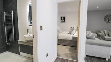 1 bedroom, individually decorated, individually furnished, free WiFi