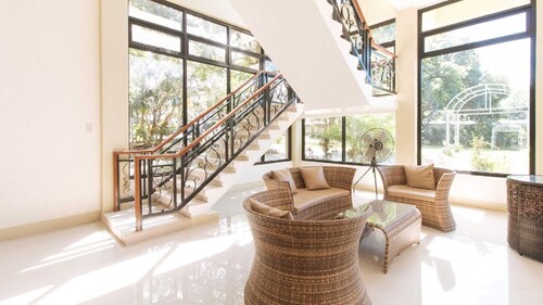 OYO 1152 Hotel Precious Garden Place