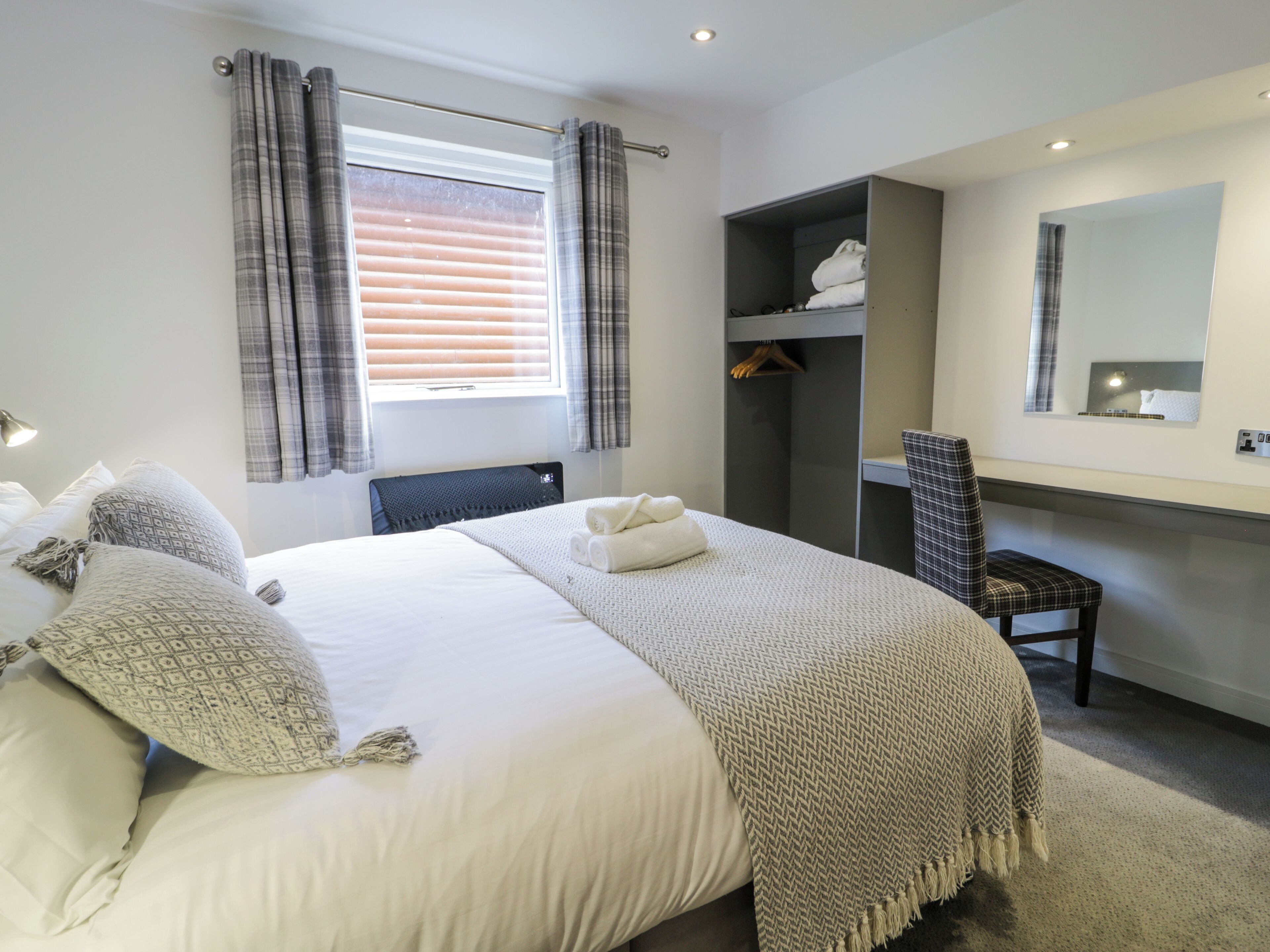 2 camere, con stile personalizzato, con arredamento individuale