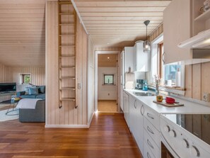 Fridge, dishwasher, cookware/dishes/utensils