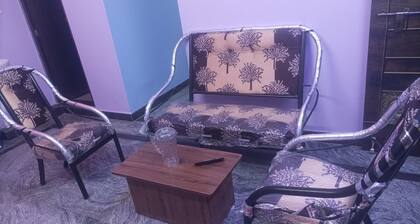 5 minutes walkable from idukkupilaiyar kovil ,family room for 4 to 5 members