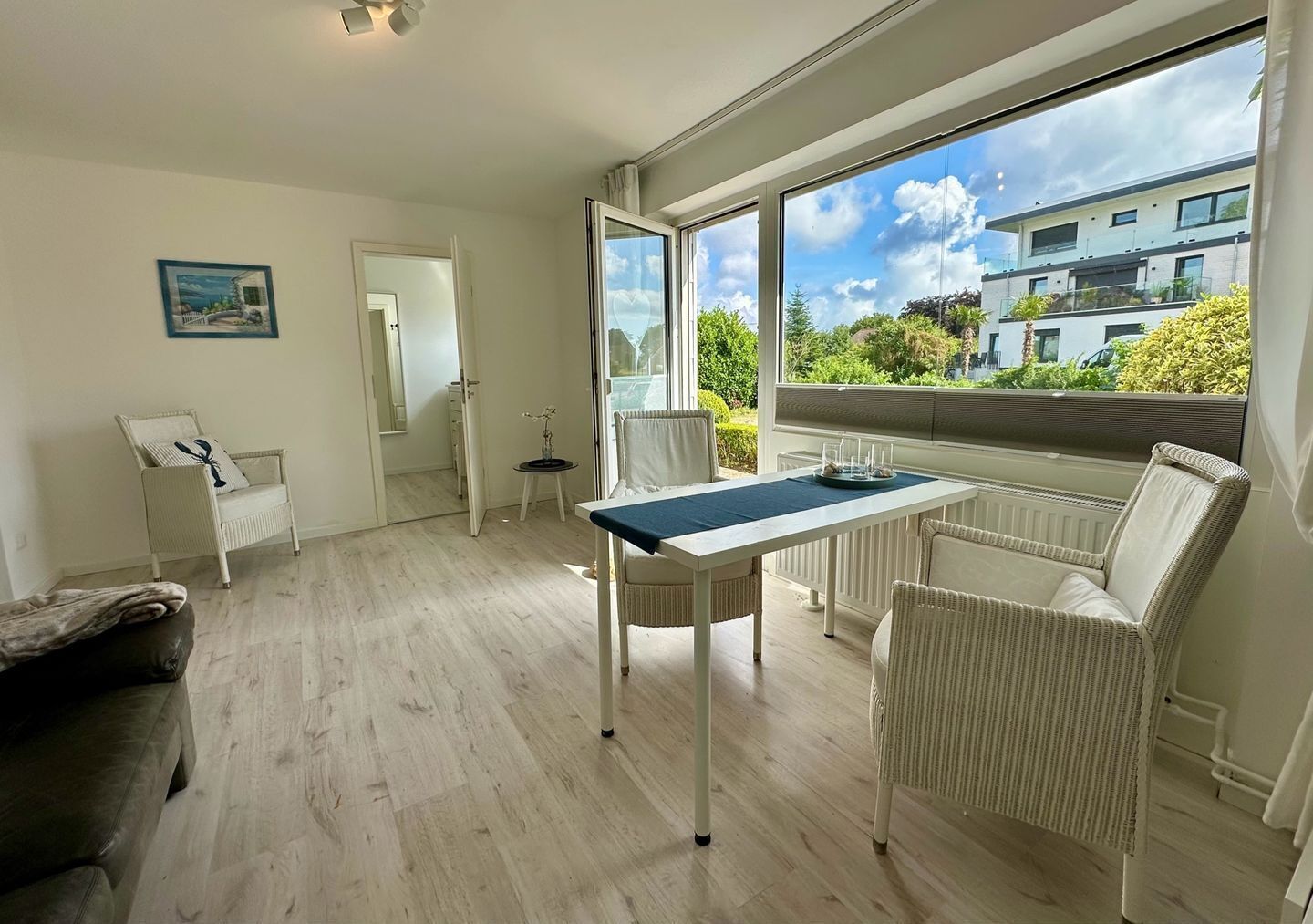 TV, table tennis, stereo