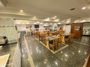 Desayuno buffet incluido todos los días