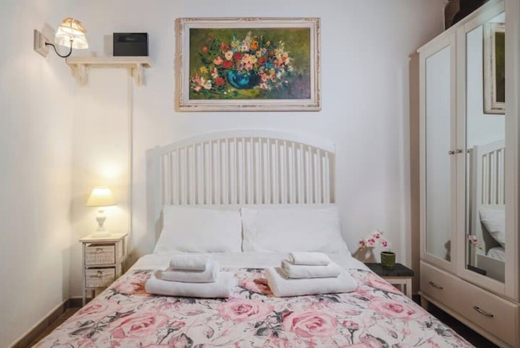 1 chambre, fer et planche à repasser, Wi-Fi, draps fournis