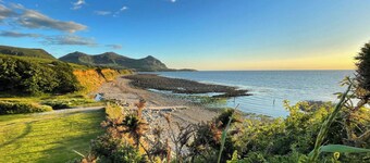 Cottage - Sleeps 4 - Pet Friendly - Terrace