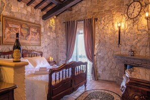 1 bedroom, WiFi - Cathedral Suite (Bracciano)