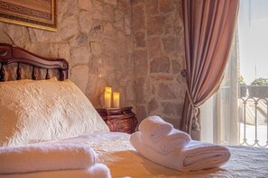 1 bedroom, WiFi - Cathedral Suite (Bracciano)