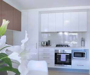 Fridge, microwave, oven, stovetop