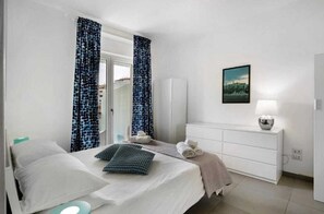 1 bedroom, iron/ironing board, travel cot, free WiFi