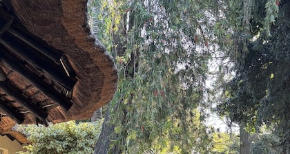 Charming lodge in tranquil Kempton Park with WiFi