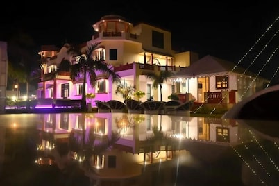 The Quila Camps & Resort
