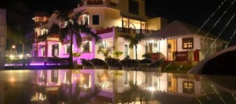 The Quila Camps & Resort