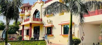 The Quila Camps & Resort