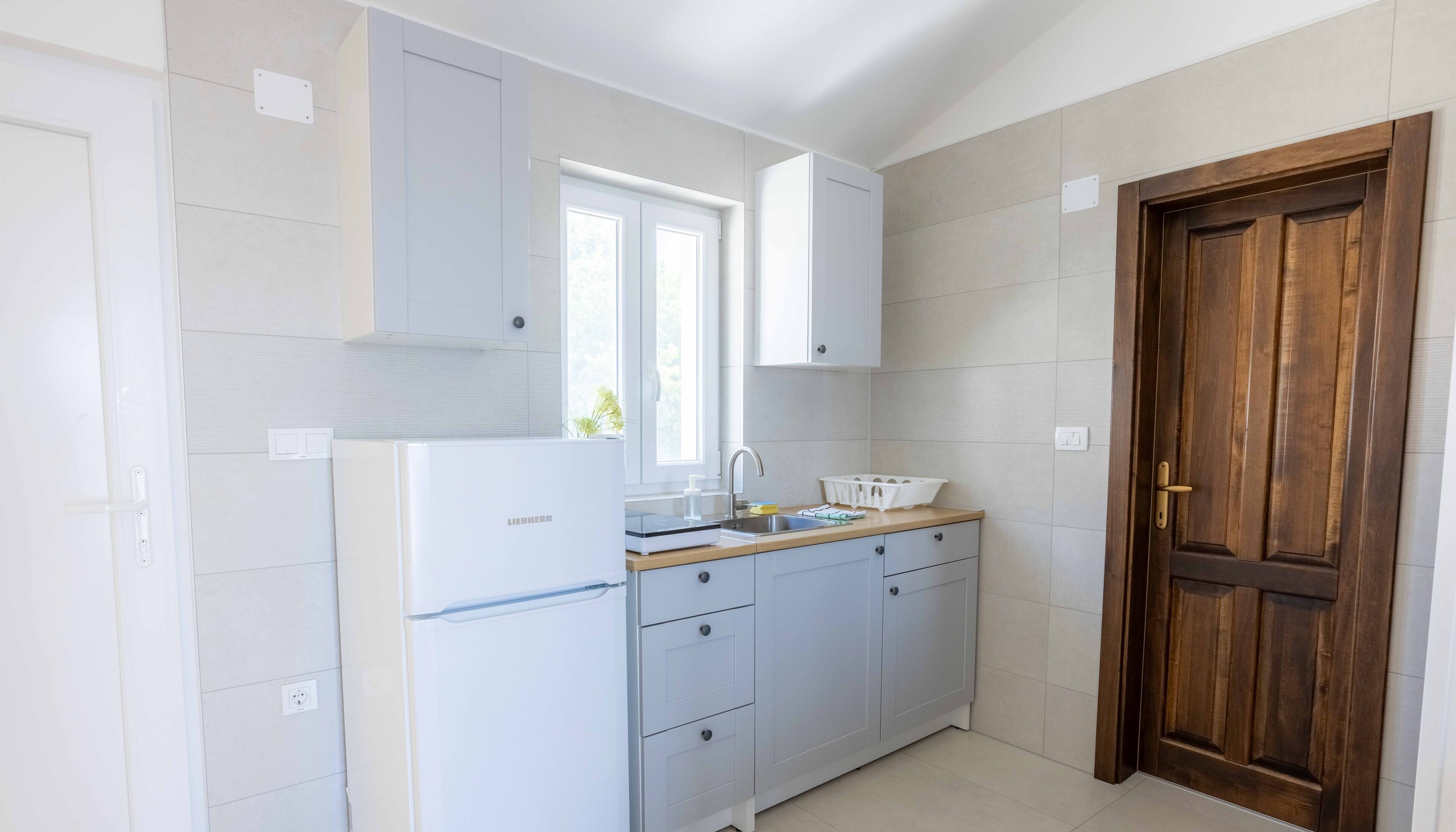 Apartman 7, balkon, pogled na more | Dapur pribadi | Kursi makan untuk bayi