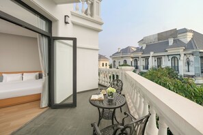 Suite, balcón | Terraza o patio