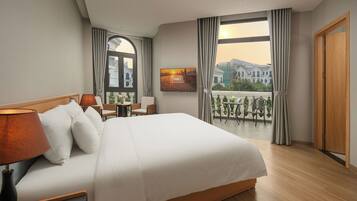 Suite, Balcony | Free WiFi