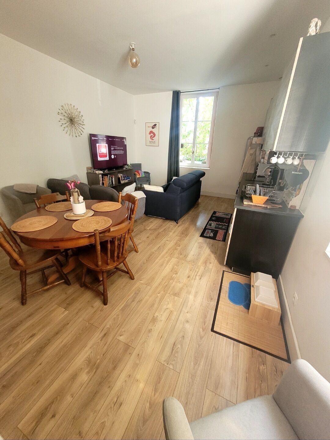 Smart TV, libri, videoteca