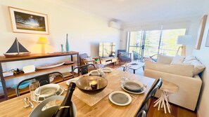 Dining - Seaspray Views - Lifestyle Yamba (YAMBA)