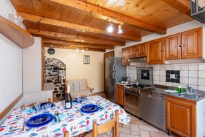 Dishwasher, ice maker