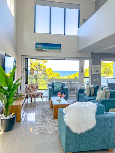 Coolum Beachfront Luxury for Family and Friends