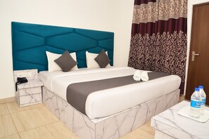 Deluxe Double Room | Iron/ironing board, free WiFi