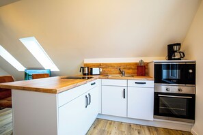 Micro-ondes, plaque de cuisson, lave-vaisselle