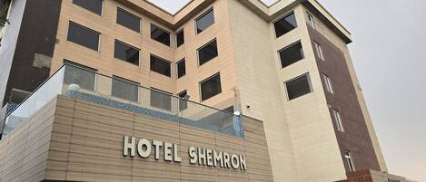 Façana frontal de l'allotjament