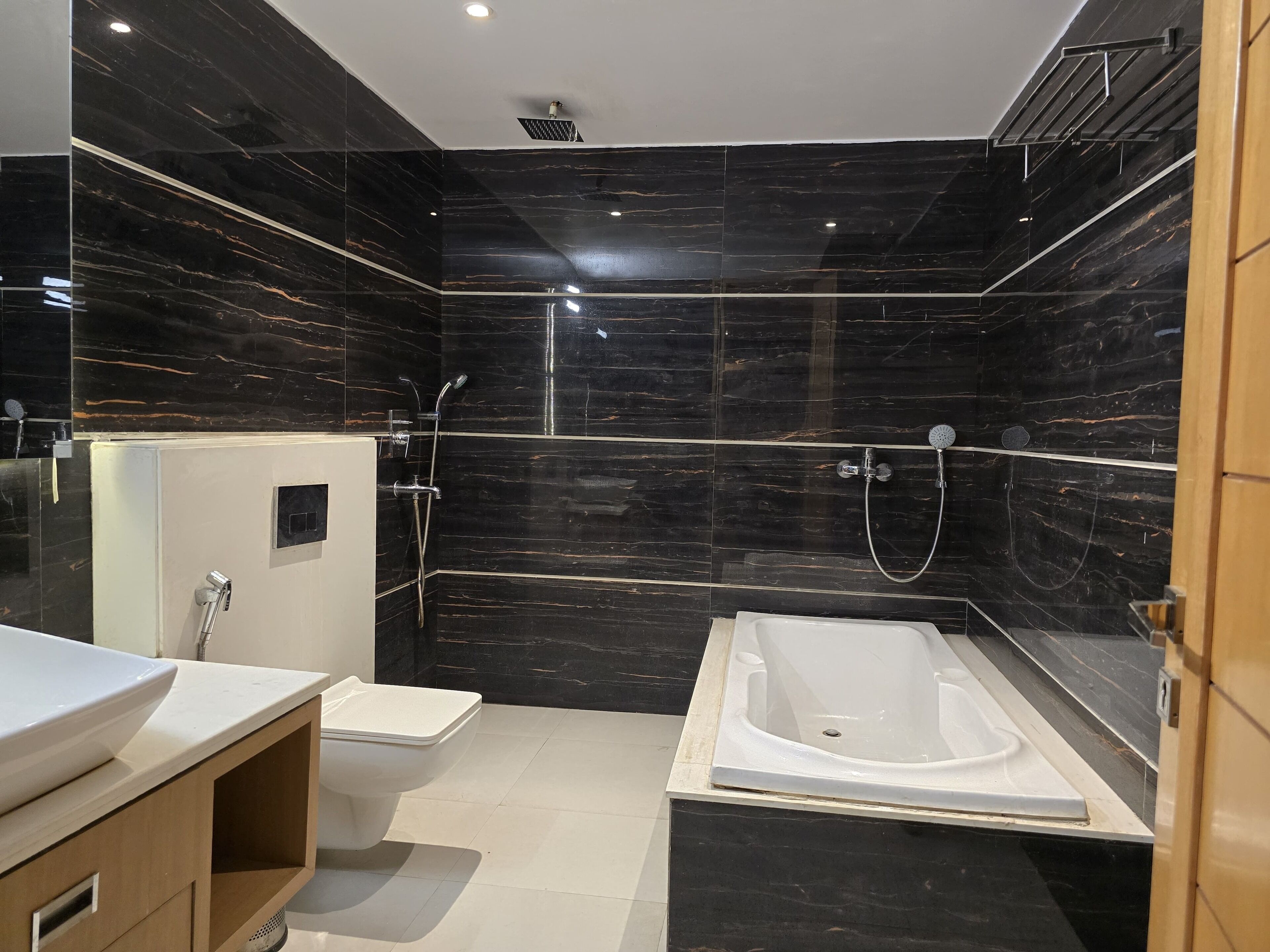 Family Room | Bathroom | Free toiletries, slippers, towels, soap