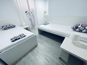 3 chambres, fer et planche à repasser, lit parapluie, Wi-Fi gratuit