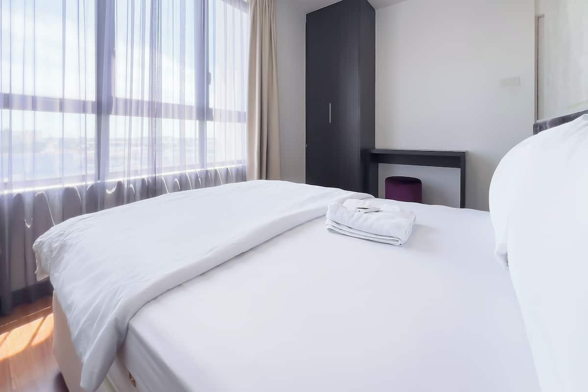 Apartment, Balcony, City View | Seterika/papan seterika, Wi-fi percuma