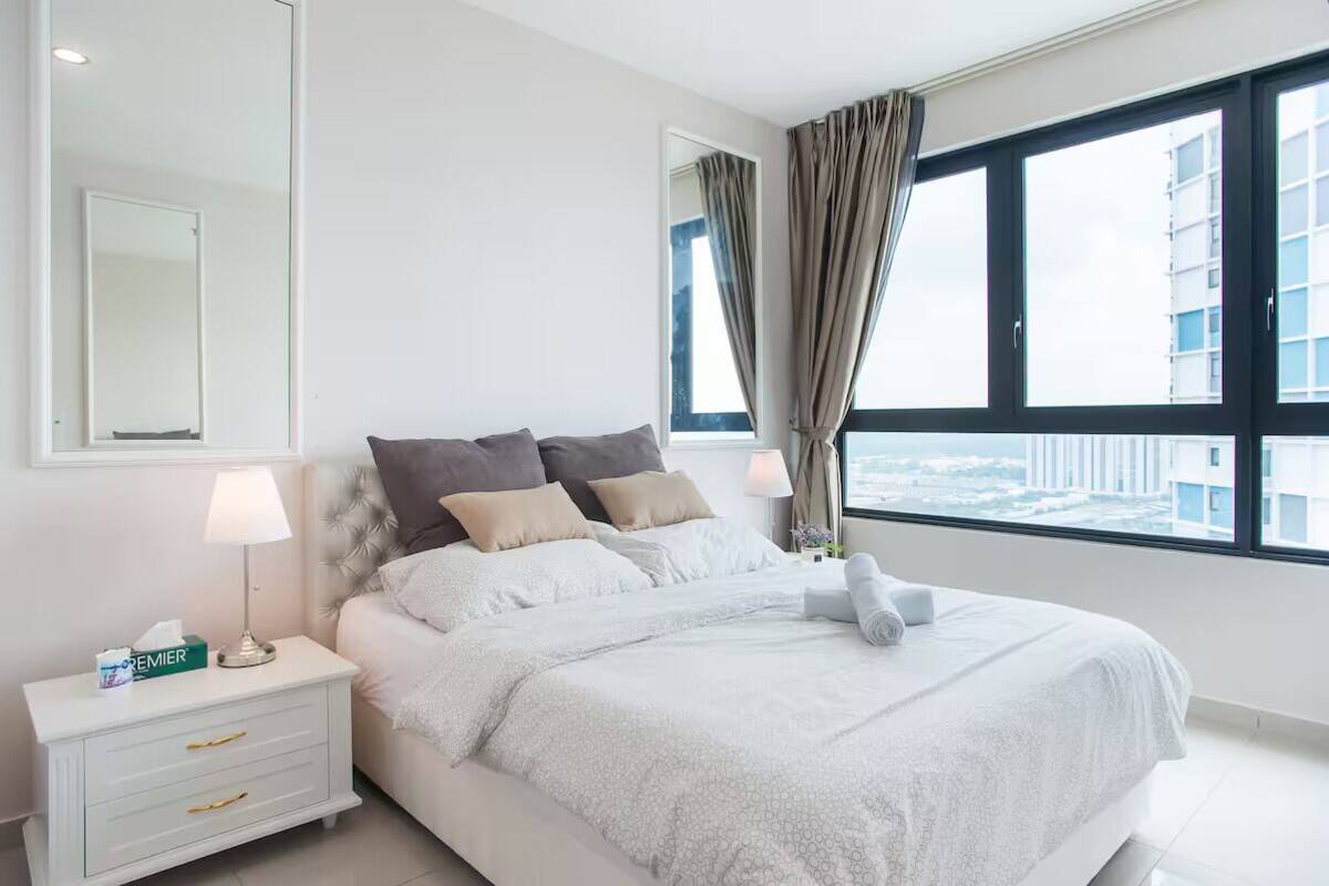 Appartement supérieur, vue sur la ville | Fer et planche à repasser, accès au Wi-Fi (inclus)