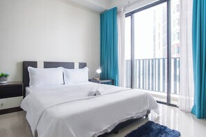 Studio Confort, balcon, vue sur la ville | Fer et planche à repasser, accès au Wi-Fi (inclus)