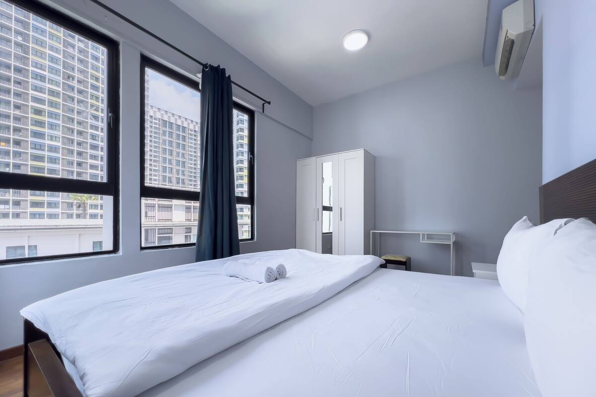 Apartamento familiar | Tabla de planchar con plancha, wifi gratis, ropa de cama