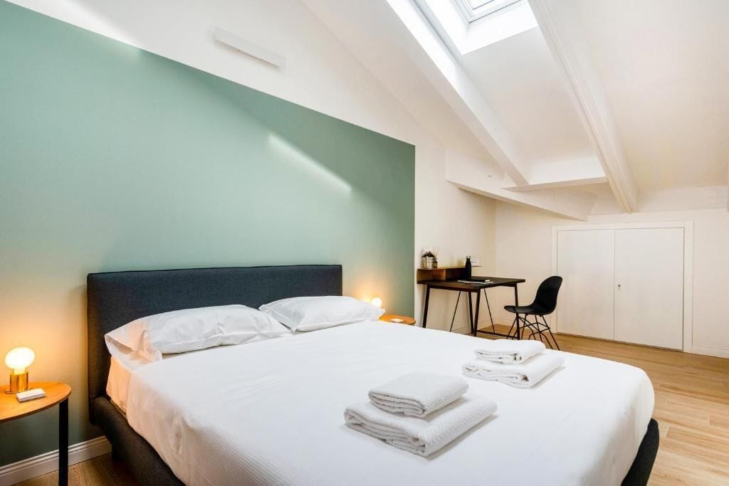 واي فاي مجانًا وملاءات أسرّة