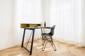 Deluxe Apartment, 2 Bedrooms | Laptop workspace, free WiFi, bed sheets