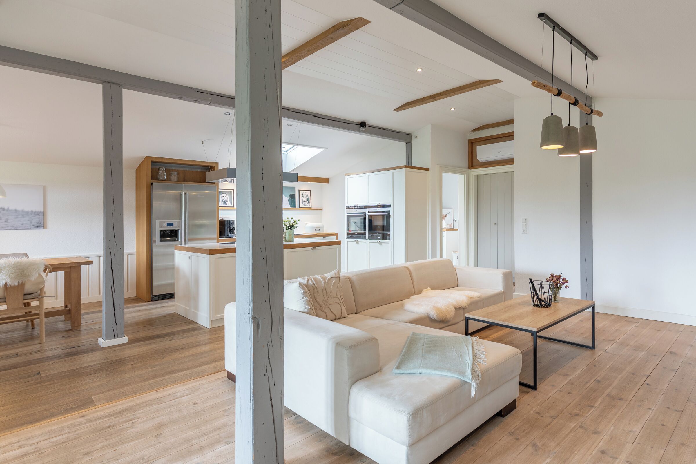 Télévision, lecteur de DVD, médiathèque, chaîne hi-fi