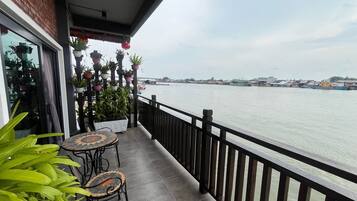 Tremannsrom – deluxe, sjøutsikt | Wi-fi (inkludert) og sengetøy