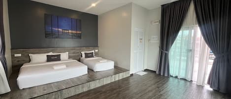 Deluxe Triple Room, Sea View | Free WiFi, bed sheets