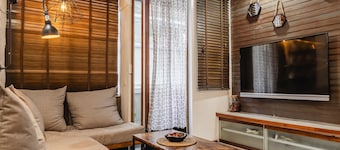 Modern 1BR Walk to Beach & City Spots