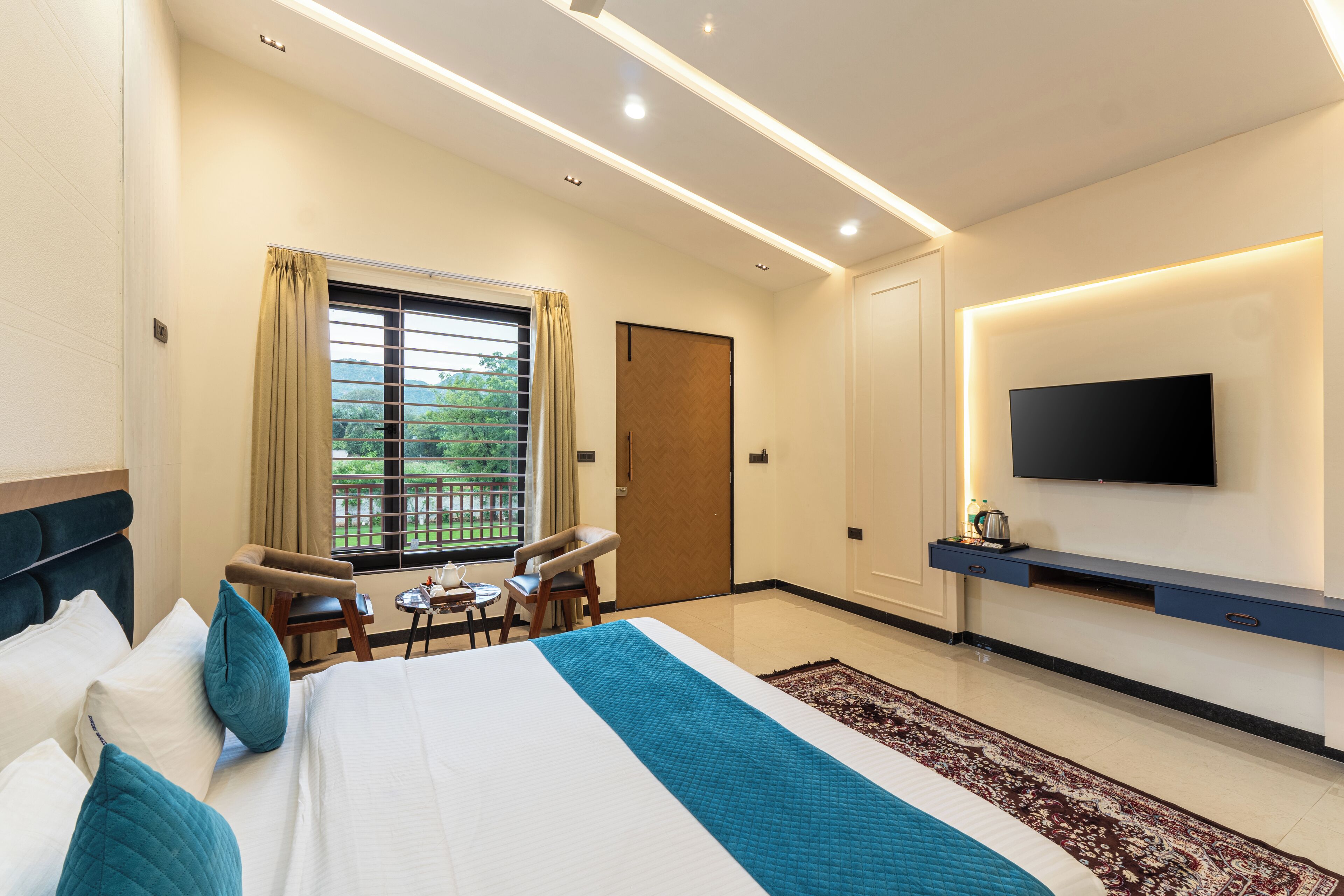 Deluxe Room, Balcony, Lake View | Desk, laptop workspace, free WiFi