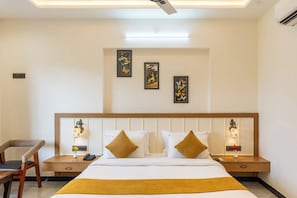 Deluxe Room, Balcony, Lake View | Desk, laptop workspace, soundproofing, free WiFi - Milestone Resort (Udaipur)