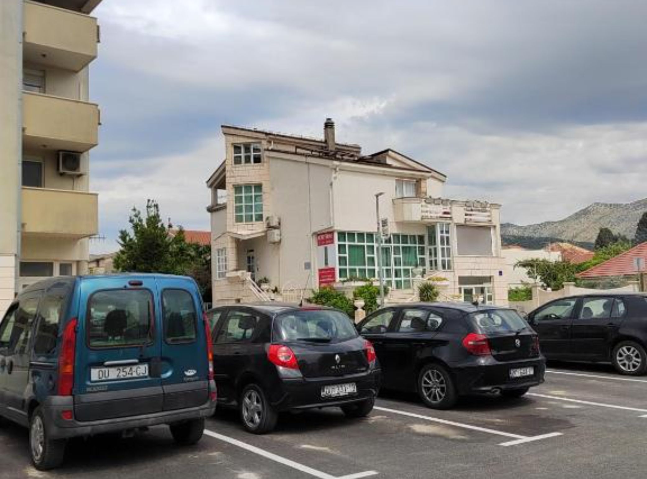 Fyrir utan