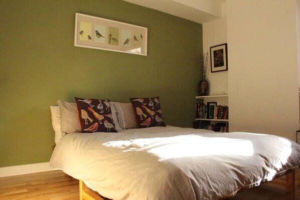 2 habitaciones, tabla de planchar con plancha y wifi gratis 