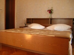 2 bedrooms