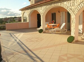 Apartment (Two Bedroom Apartment with Sea View) | Terrace/patio