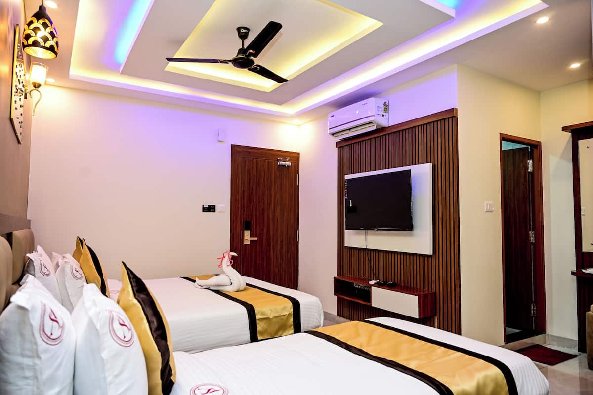 Executive Triple Room | Iron/ironing board, free WiFi