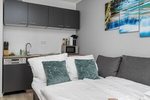 1 bedroom, iron/ironing board, travel cot, free WiFi