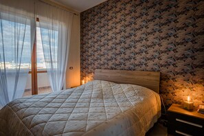 1 chambre, bureau, fer et planche à repasser, accès au Wi-Fi (inclus)