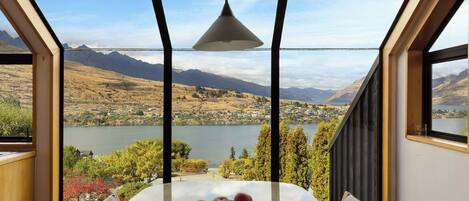 تناول الطعام بالخارج