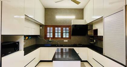 Charming 4-bedroom bungalow with WiFi and AC in Tirupati